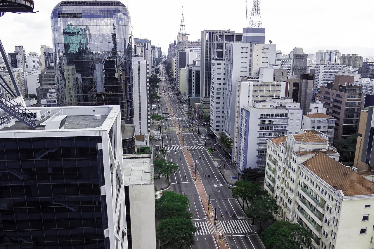 Brazil cuts maximum working week to 40 hours in constitutional amendment