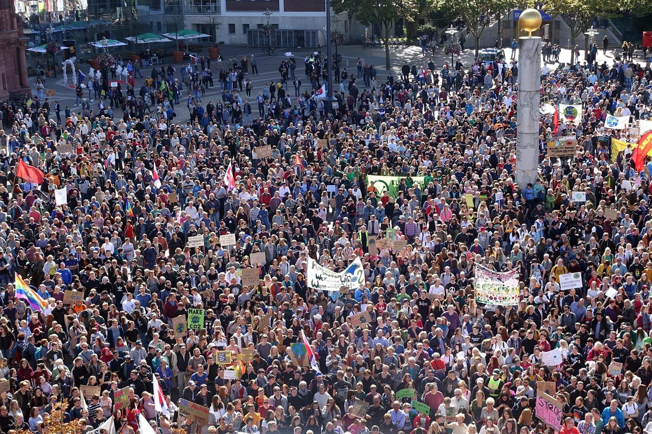 Albania protests: PM Edi Rama refuses to resign as student demonstrations continue