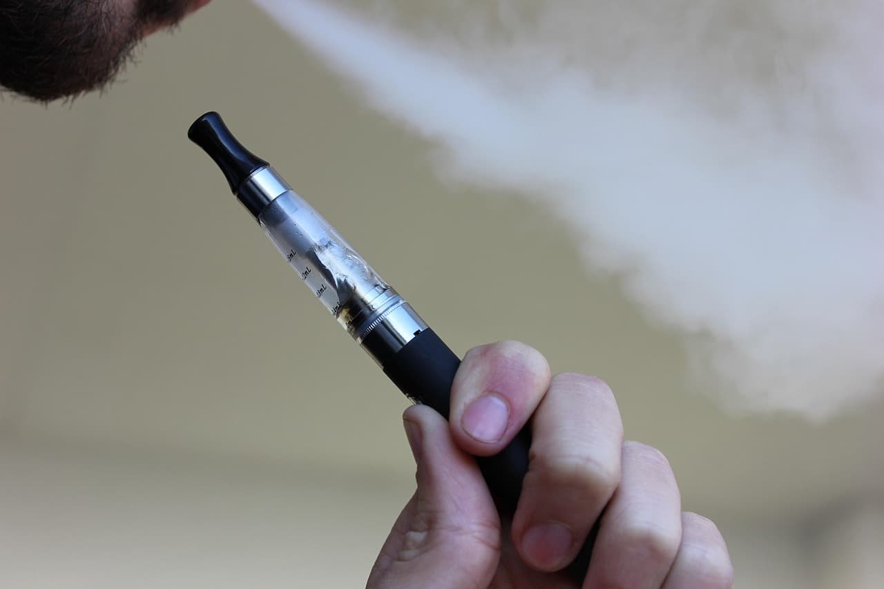AI bots flooded UK consultation on disposable vapes ban uk with fake responses