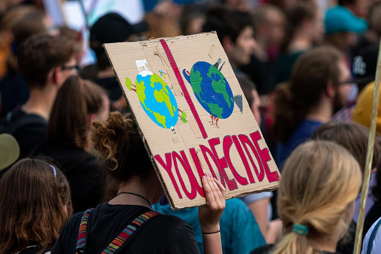 French school protests: student leaders keep barricade calls alive as government offers concessions