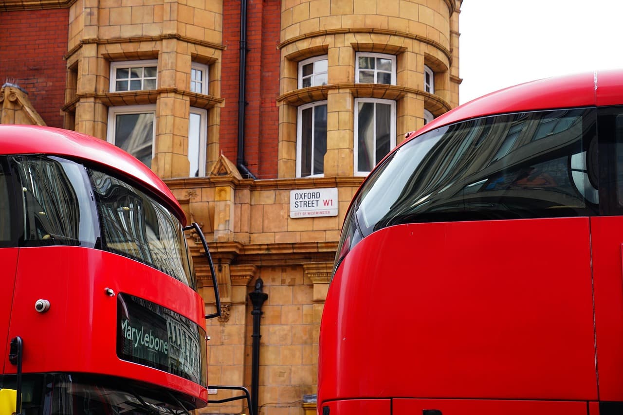 Oxford Street pedestrianisation begins as shoppers praise car-free stretch