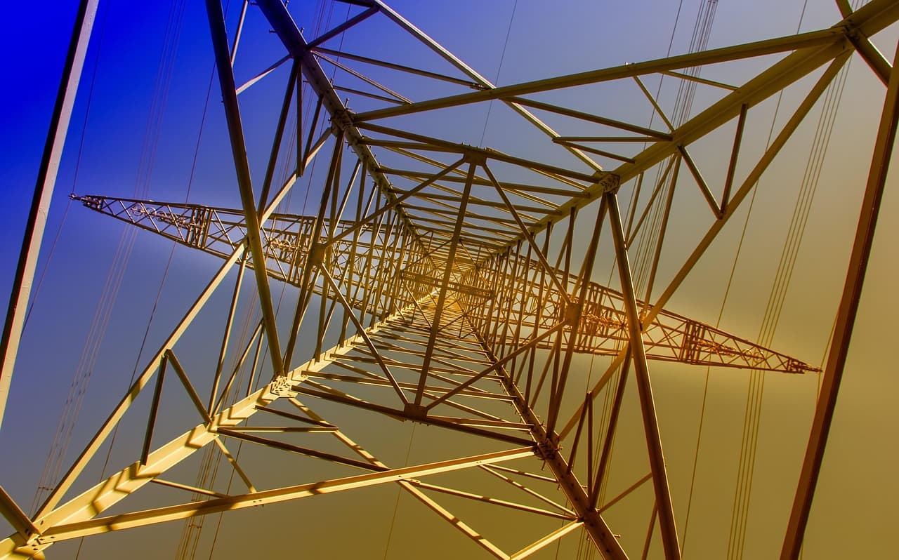 Two killed and 17 hurt as Russia and Ukraine exchange power infrastructure strikes