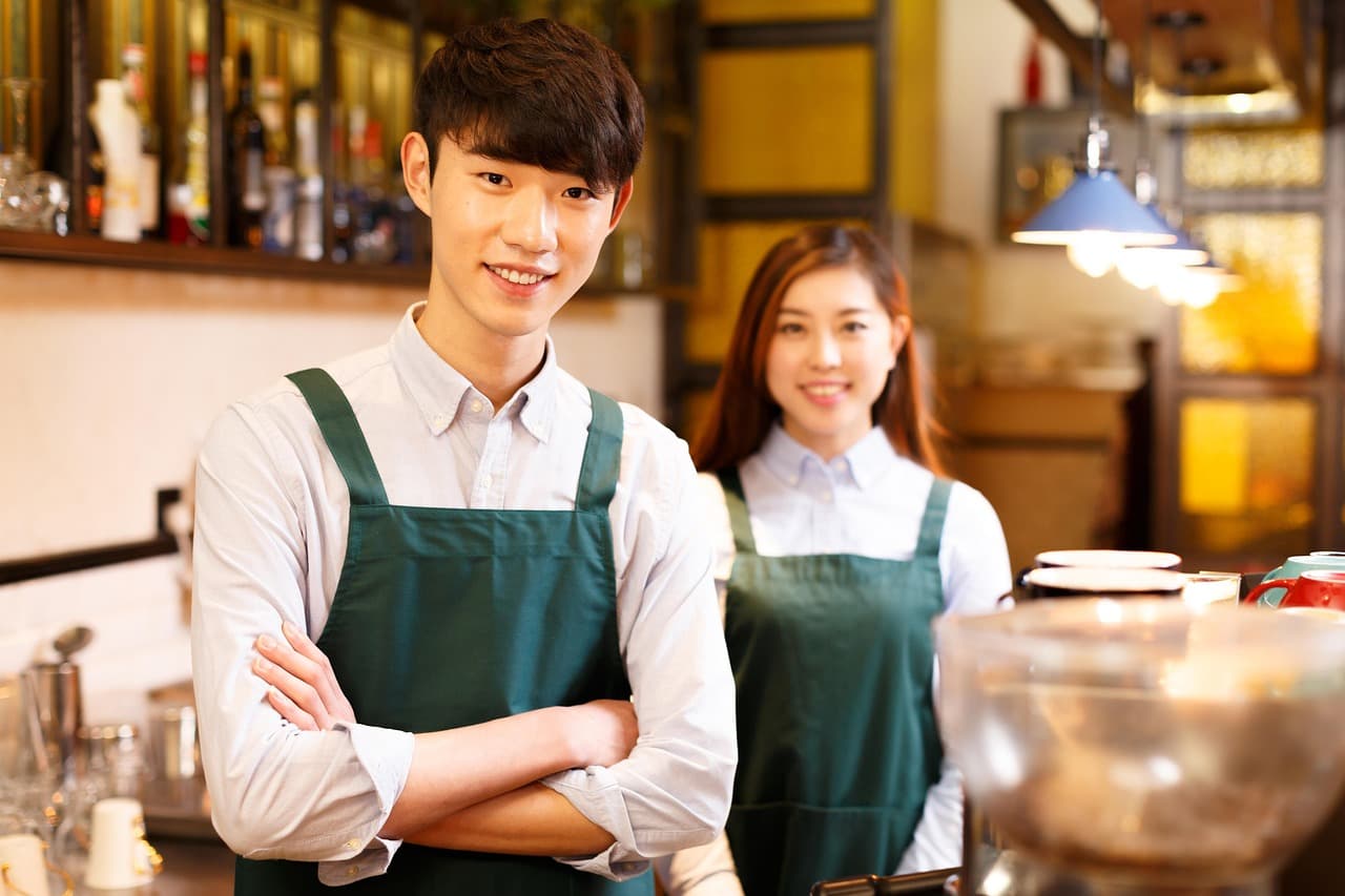 UK high street bosses press John Healey over budget costs of hiring young people